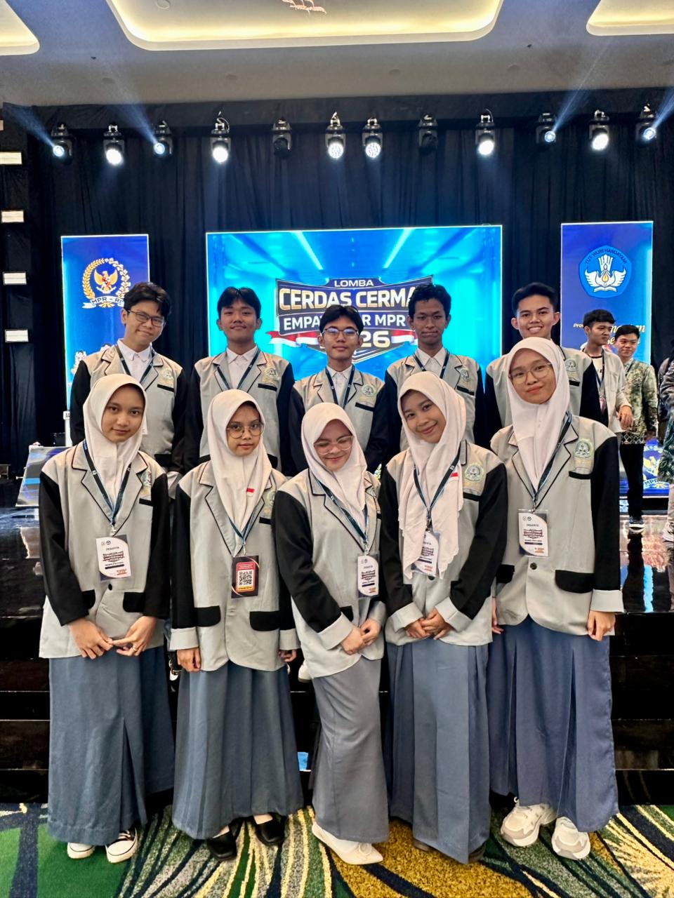 Banggakan Madrasah di Tingkat Provinsi, Tim LCC 4 Pilar MAN 2 HSU Ukir Prestasi Gemilang Keluarga besar MAN 2 HSU kembali menorehkan kebanggaan melalui ajang LCC 4 Pilar MPR RI Tahun 2026
